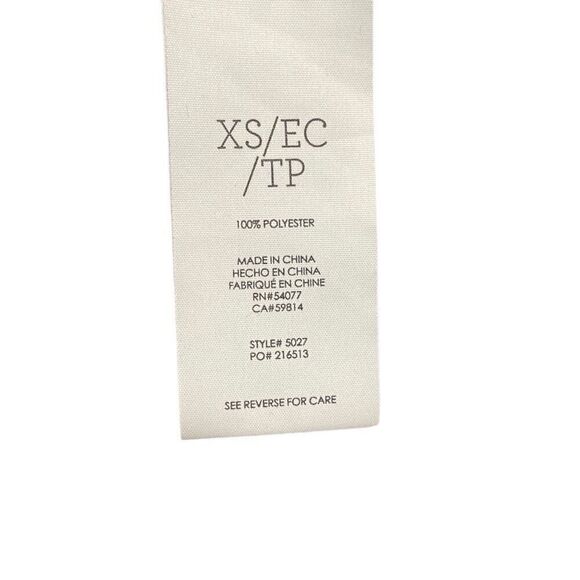 Cabi Feather Print Cap Sleeve V-Neck Blouse Top Purple Plume XS - Picture 3 of 7